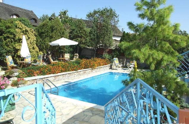 Hotel HOLIDAY Tihany Ungarn Pool